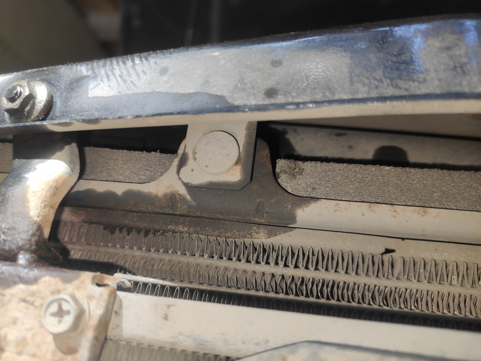 №99 Замена радиатора охлаждения на 16 кл. Калина с кондиционером — Lada ...