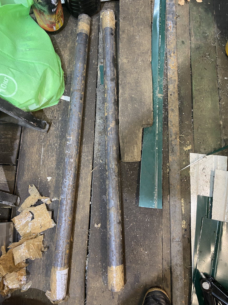 2 карандашика — Mitsubishi fuso canter