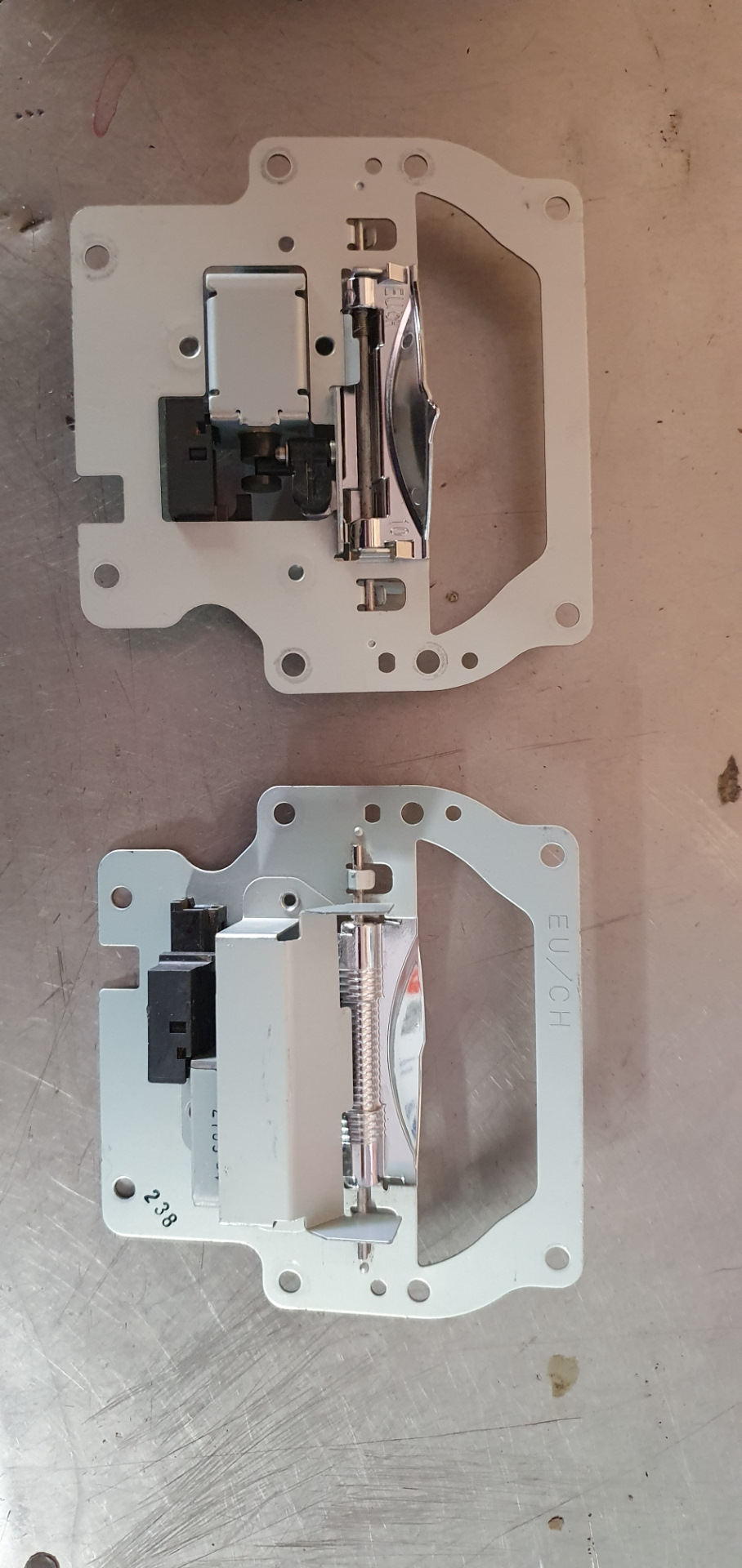 Замена шторок на европейские, покраска маски фар в чёрный цвет и ...