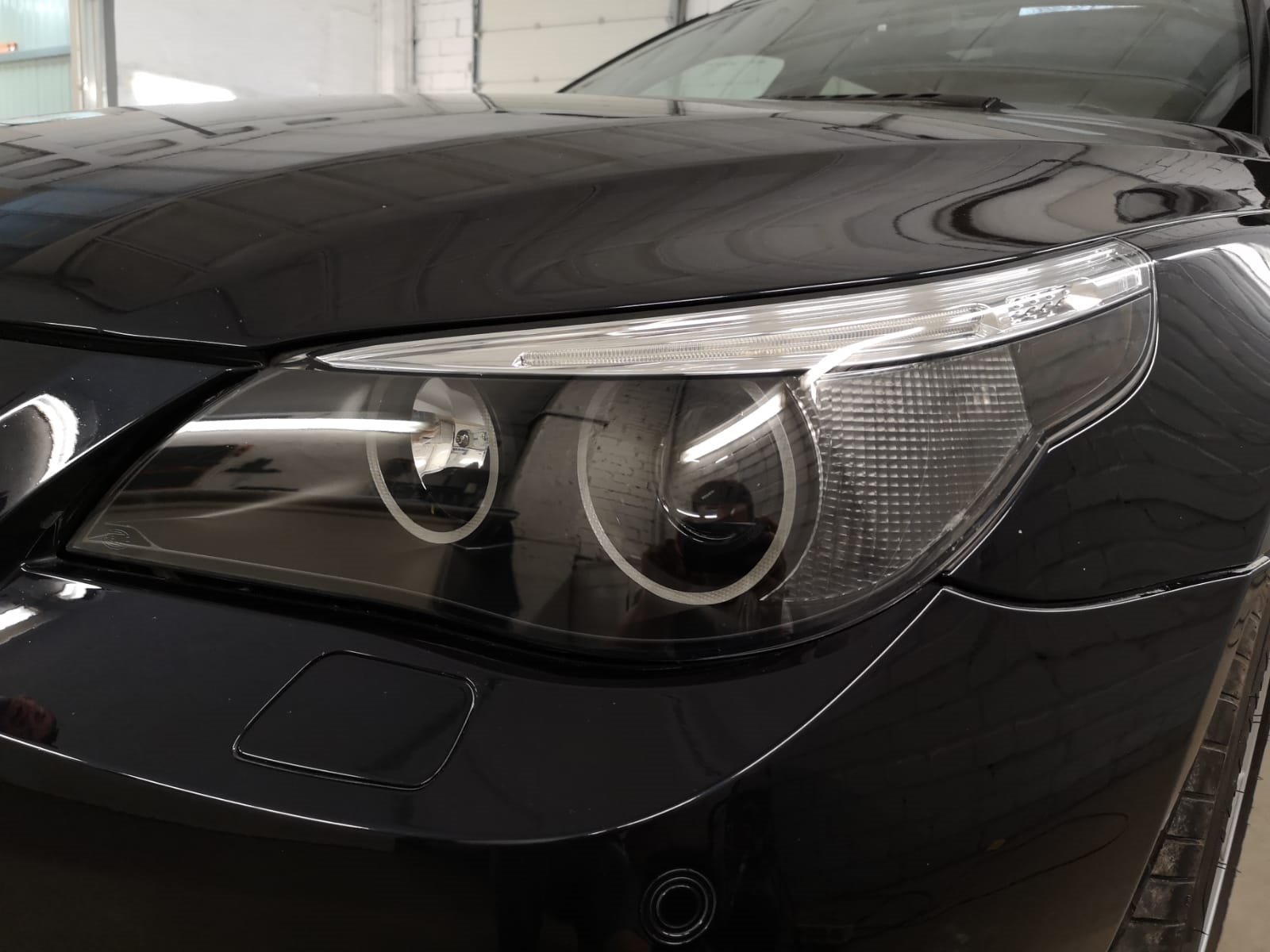 Фары бмв е60 рестайлинг. Фары BMW e60 g-Style. Ангельские глазки е60. Глазки tau Tech e70. Фара БМВ е60 дорест.