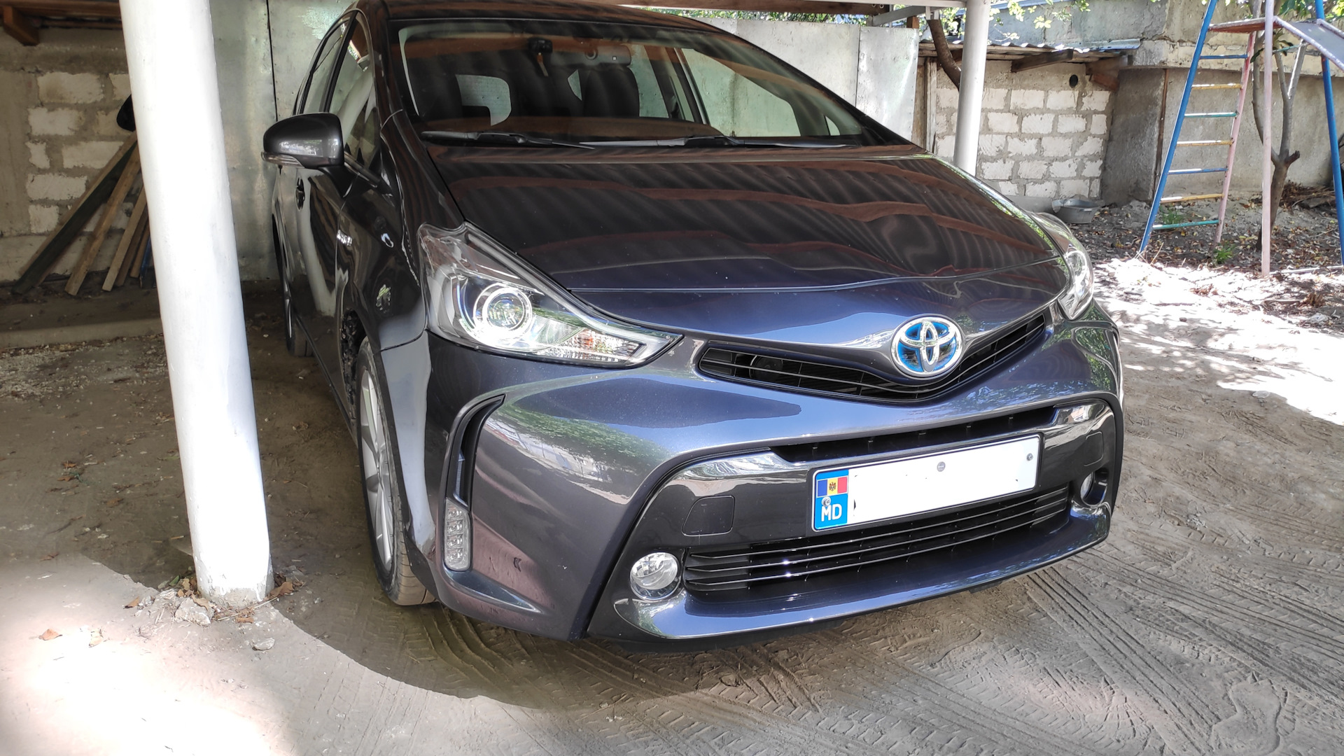 Toyota Prius V 1.8 гибридный 2015 | 7-ми местный, рестайлинг на DRIVE2