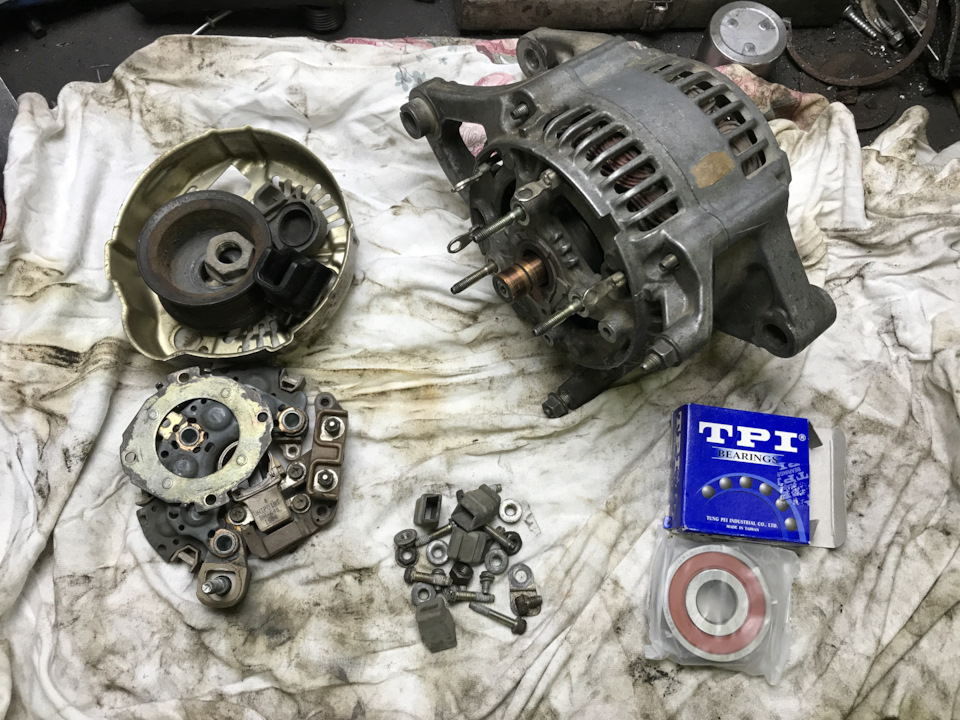 Замена подшипников генератора — Jeep Grand Cherokee (ZJ), 5,2 л, 1996 ...