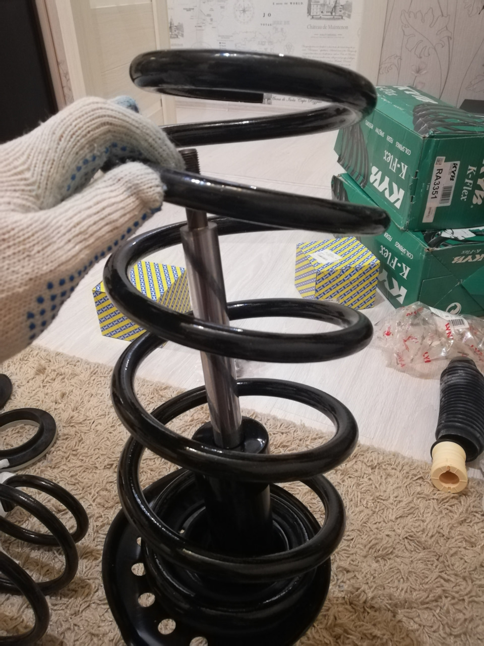 RA3351 Пружина передняя (левая/правая). Серия K-flex KYB | Запчасти на ...