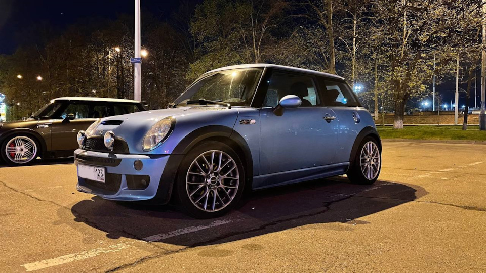 Доп дальний свет и John Cooper Works решётка капота — MINI Cooper S Mk ...