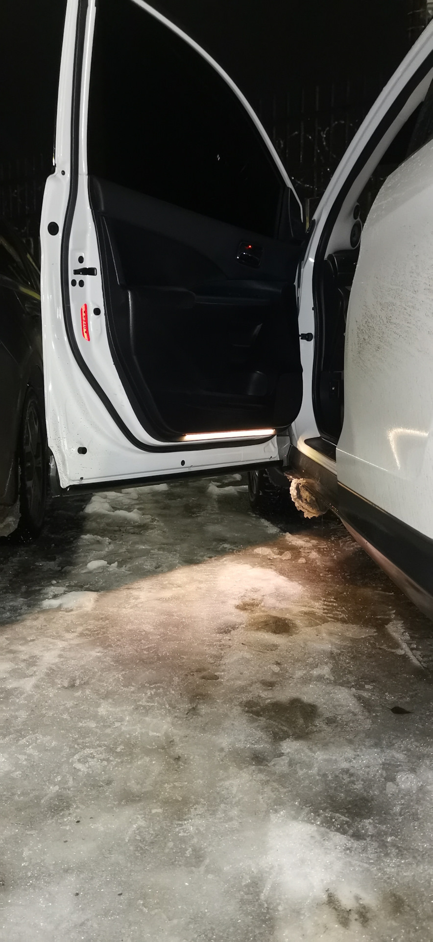 Вежливая подсветка при открытии дверей — Honda CR-V (RM), 2 л, 2013 ...