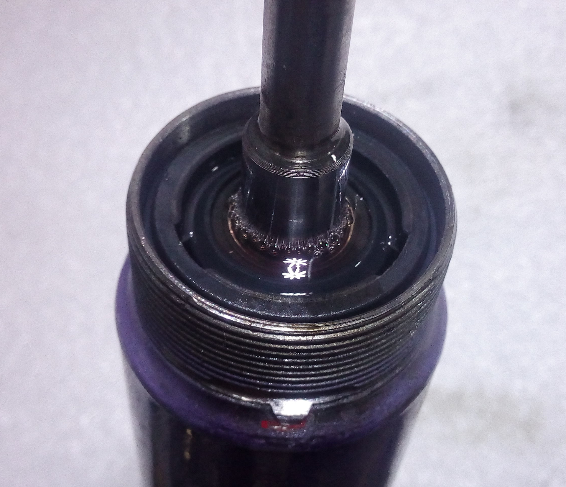 Сколько масла в амортизаторе. Уплотнительные кольца заднего амортизаторов мотоцикла. Сколько масла в амортизаторе. Сколько масла в амортизаторе. Масло для стоек амортизаторов.