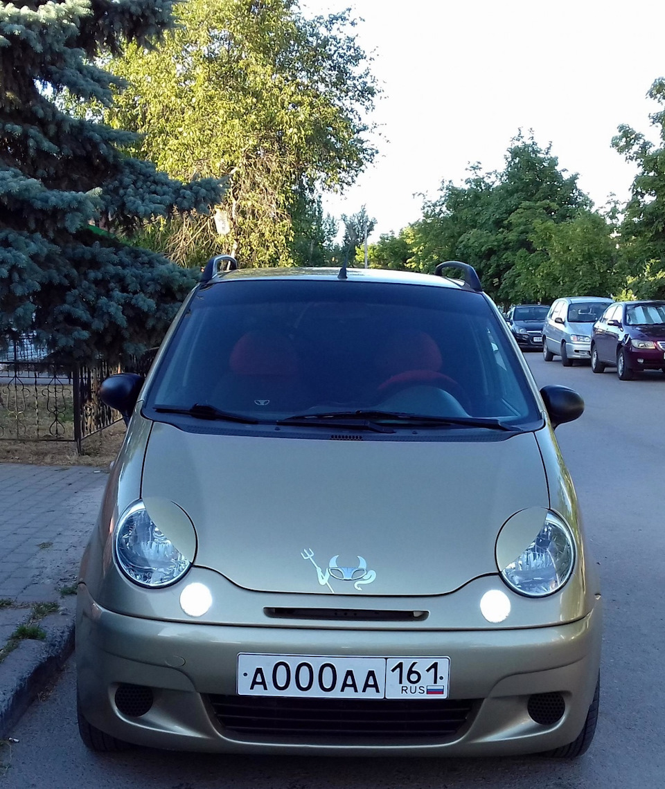 Дэу матиз поворотники белые. I2AAAgL5FuA 960. Дэу матиз поворотники белые фото. Дэу матиз поворотники белые-I2AAAgL5FuA 960. картинка Дэу матиз поворотники белые. картинка I2AAAgL5FuA 960. На годовщину Матизу решил немного изменить внешний вид, а именно: добавить ДХО, изменить цвет передних поворотников и повторителей. Заказал компоненты своего тюнинга (всего 8 наименований!) и теперь вот с нетерпением ожидаю их доставки.То, что я заказал в России (2 компонента) — уже доставлено:Поворотники белые Depo (Тайвань), левый 222-1611L-UE-C и правый 222-1611R-UE-C по 362руб/шт: