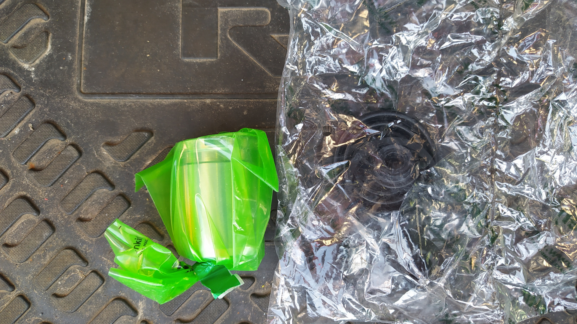 На выходных дошли руки до киянки. Замена поршня заднего суппорта ...