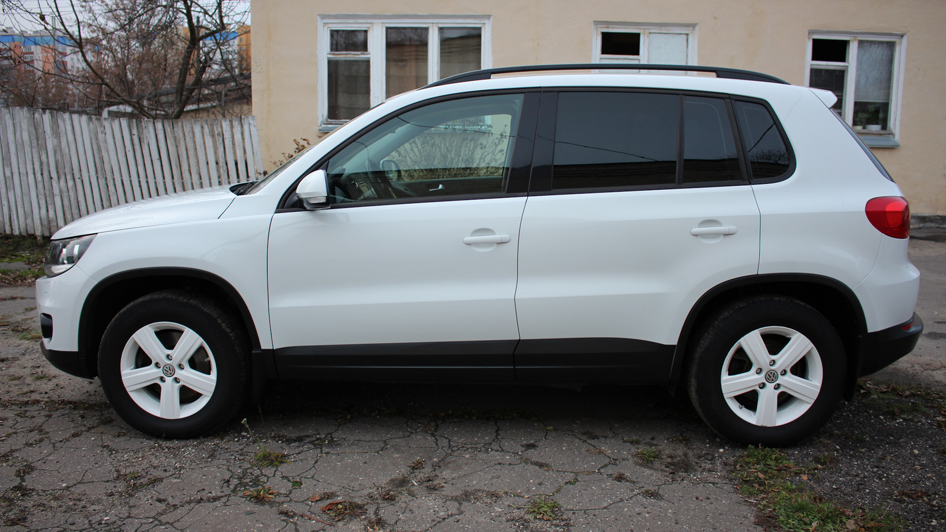 Продажа Volkswagen Tiguan (1G) 2014 (бензин, МКПП) — с историей  обслуживания — DRIVE2.RU