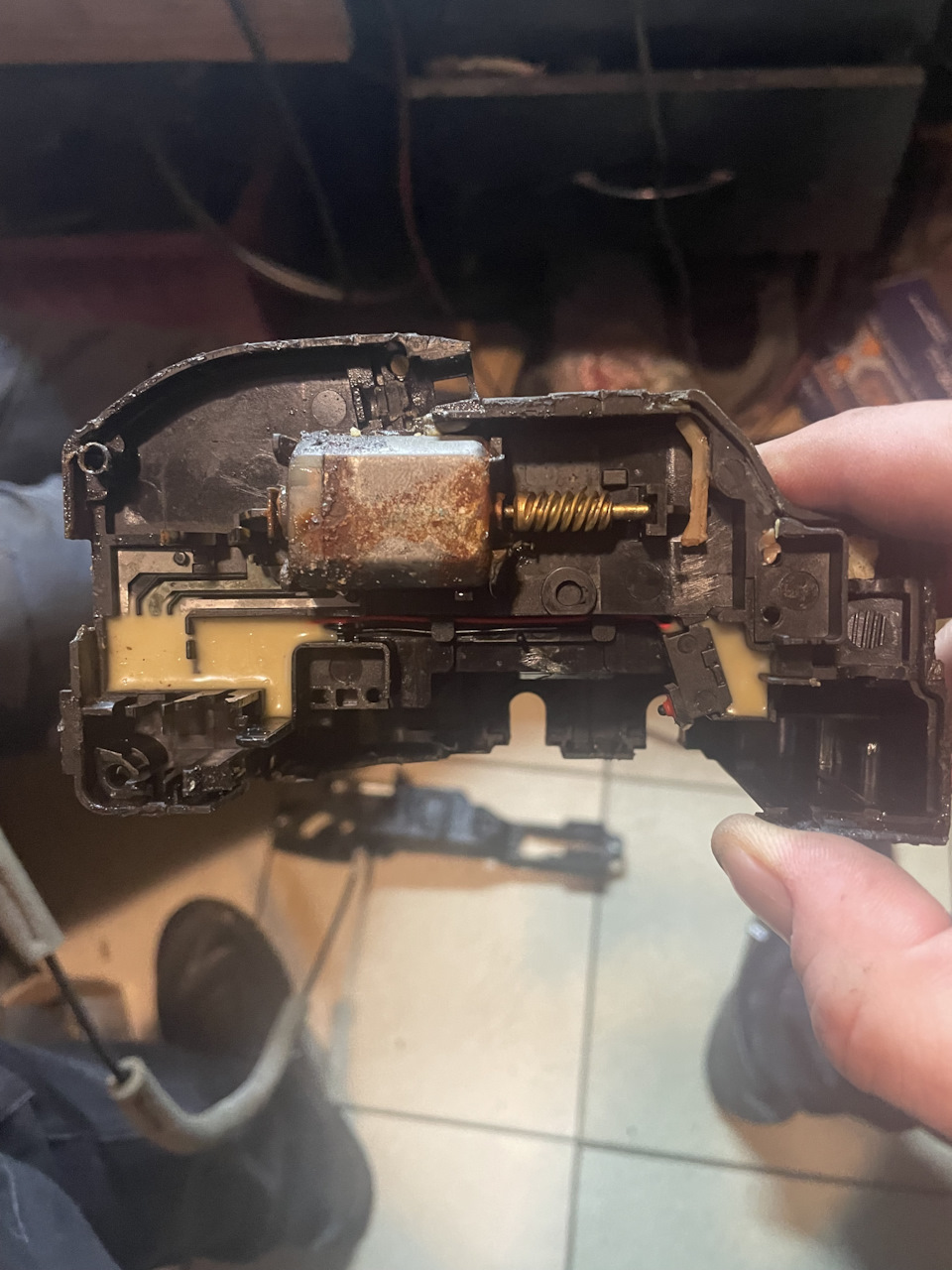 Замена моторчика центрального замка водительской двери FX/QX70 ...