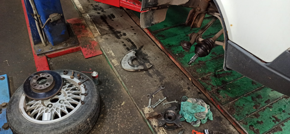 Виляющий руль и опорники от Ваз 2109 — Москвич 2141, 1,7 л, 1990 года ...