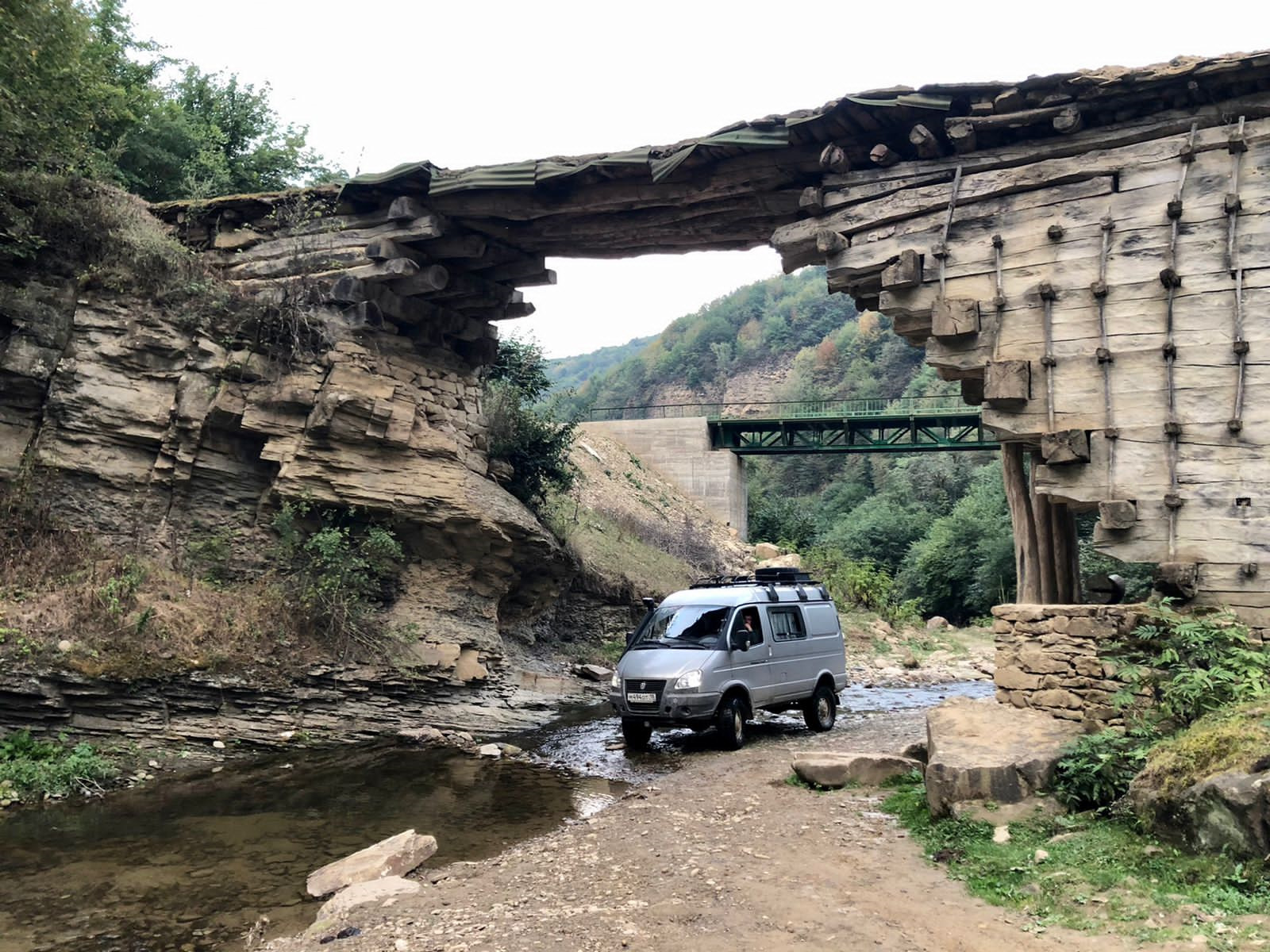 Кужникский природный мост в дагестане