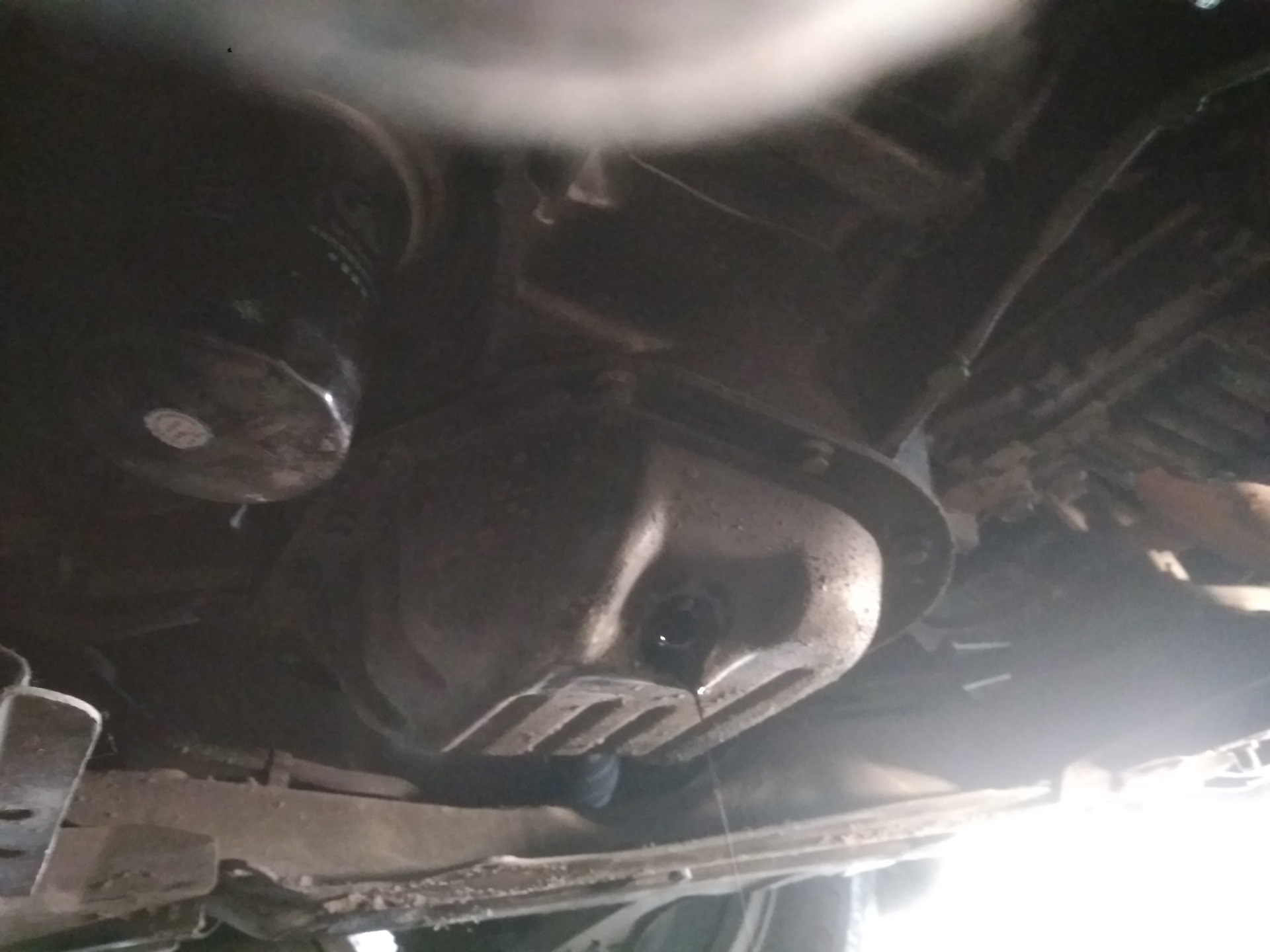 Как поменять лампочку ближнего света на тойота хайс - 86 фото