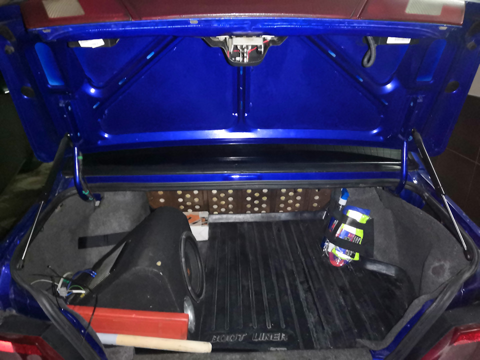 Газовых упоров много не бывает 😎 или капот и багажник без палок. — Lada ...