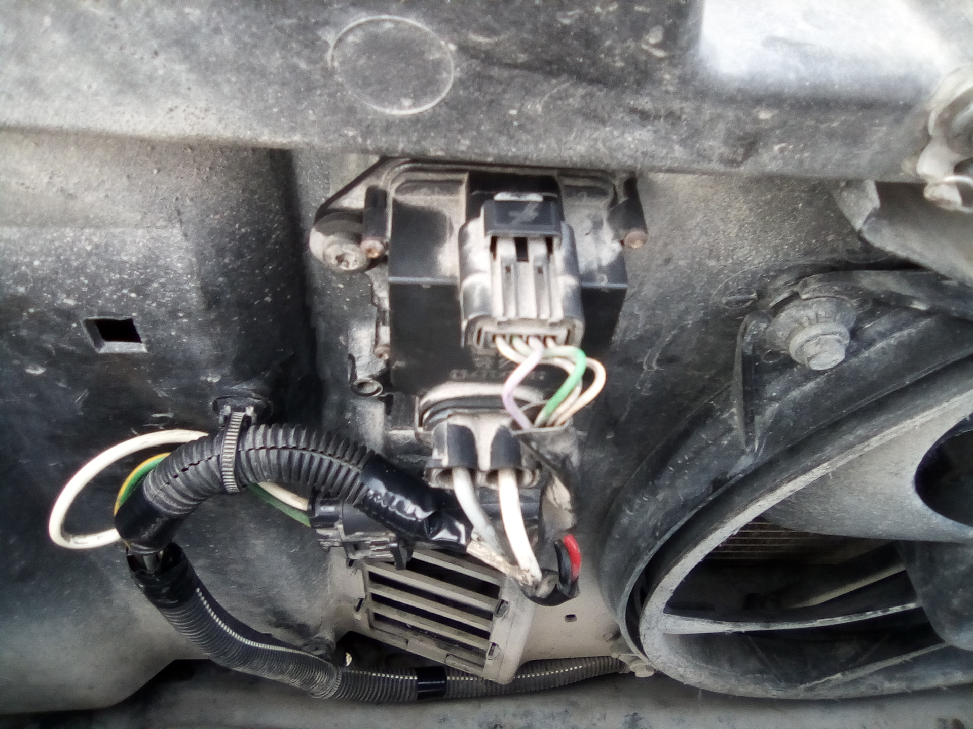 Реле включения вентилятора. — Peugeot 307, 1,6 л, 2005 года | поломка ...