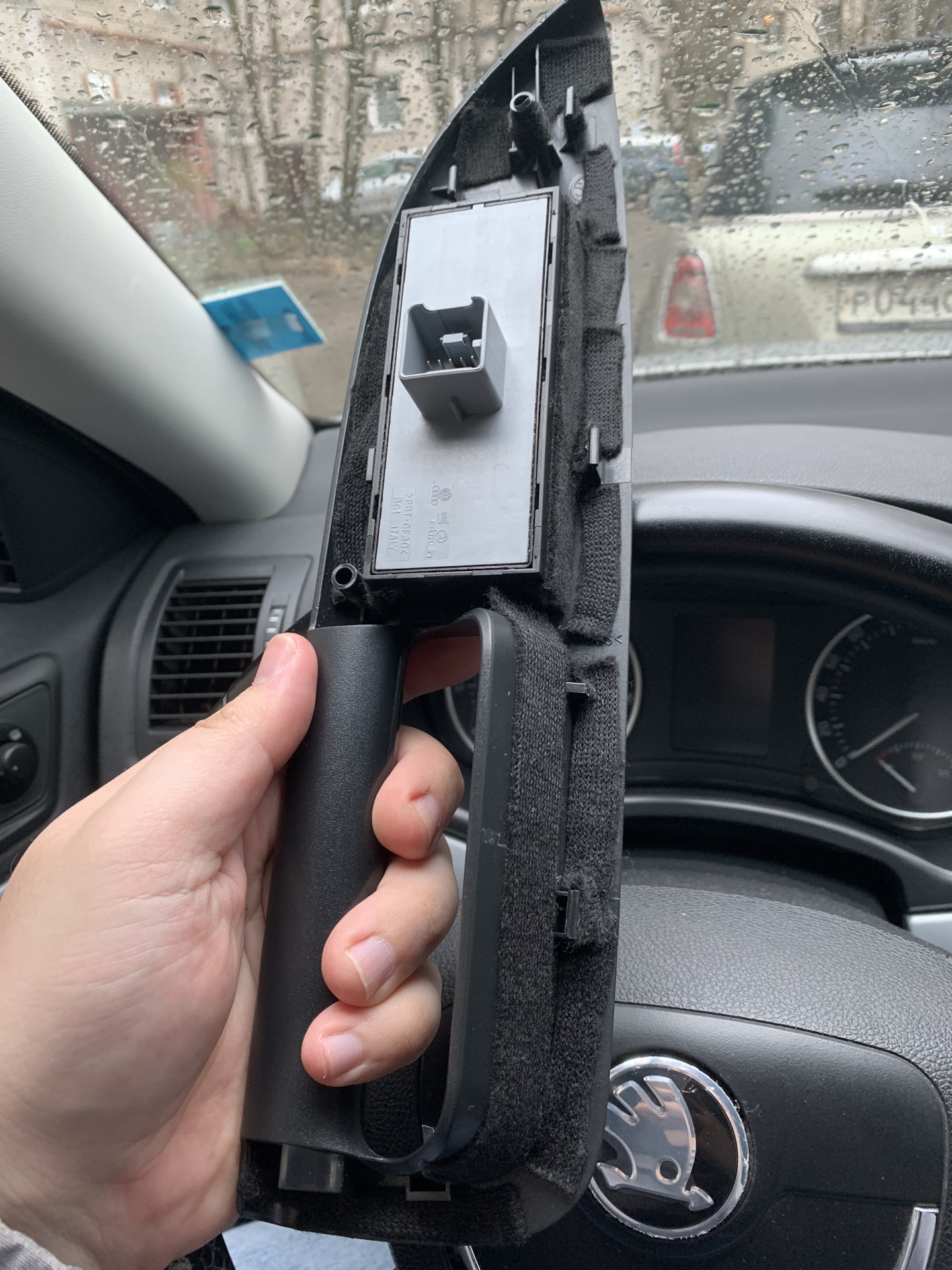 Анти скрип ручки двери — Skoda Octavia A5 Mk2, 1,8 л, 2011 года ...