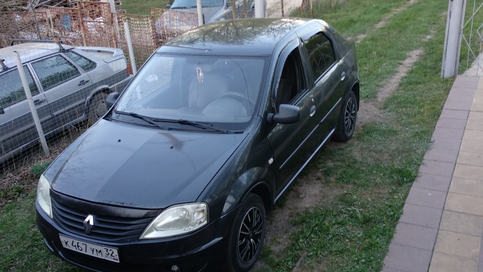 Стук двигателя под нагрузкой — Renault Logan (1G), 1,4 л, 2011 года ...