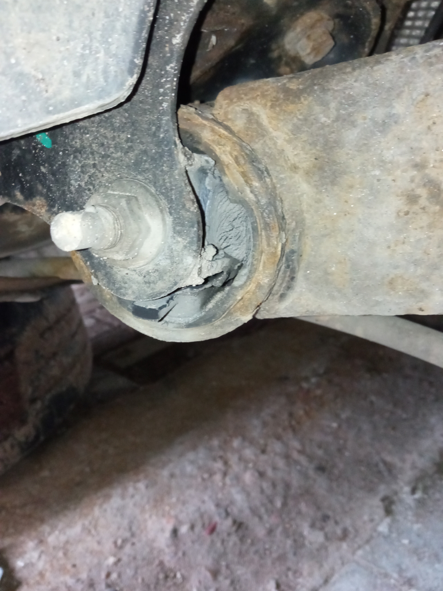 Замена сайлентблоков балки — Peugeot 308 SW (1G), 1,6 л, 2009 года ...