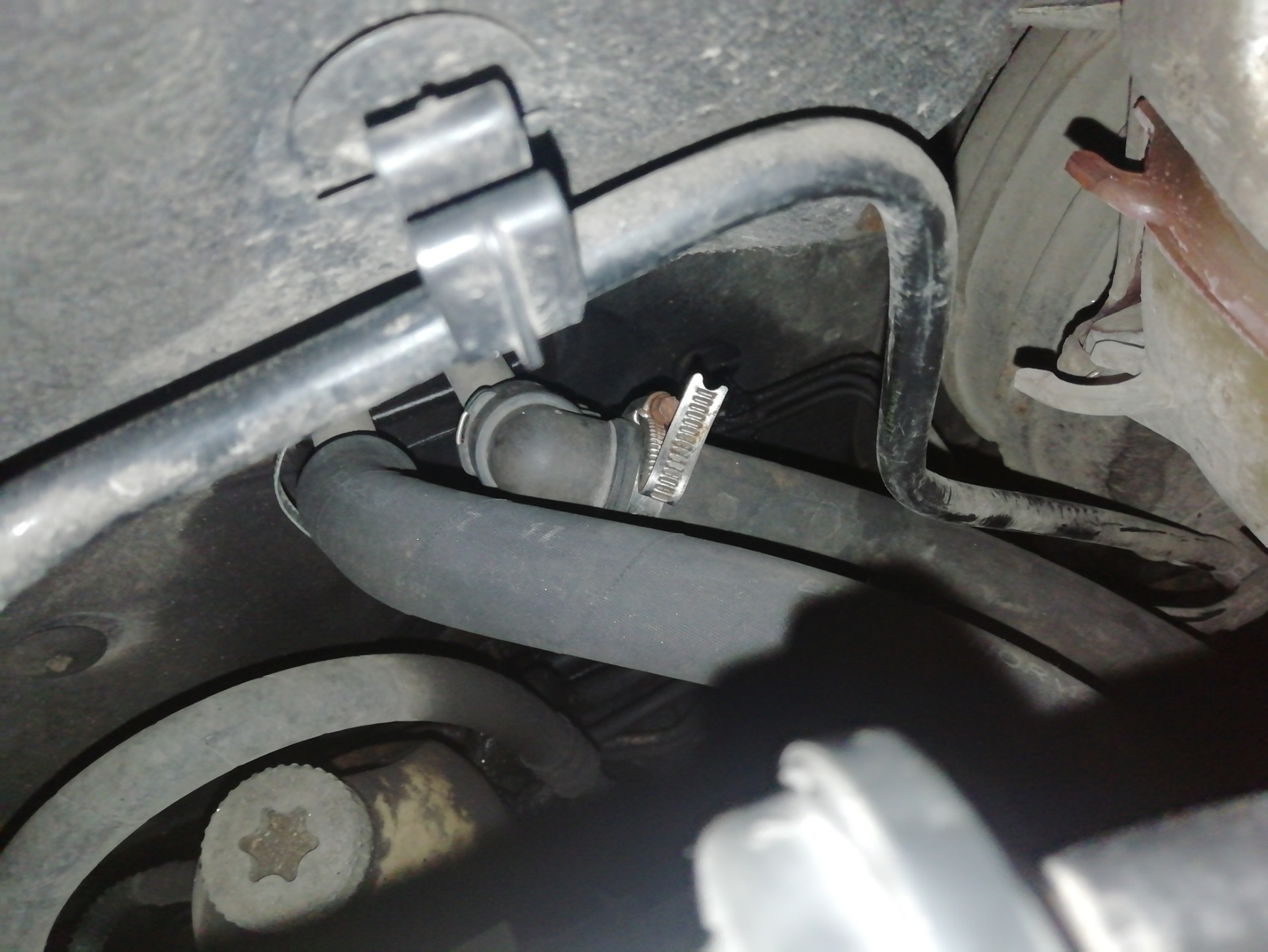 Патрубки печки (часть 1) — Opel Vectra C, 1,8 л, 2007 года | поломка ...