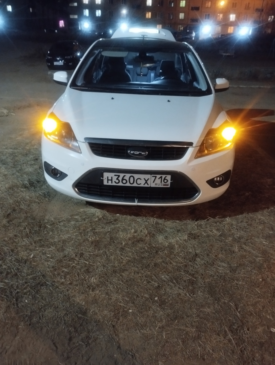 Жёлтые габариты — Ford Focus II Sedan, 1,6 л, 2011 года | электроника ...