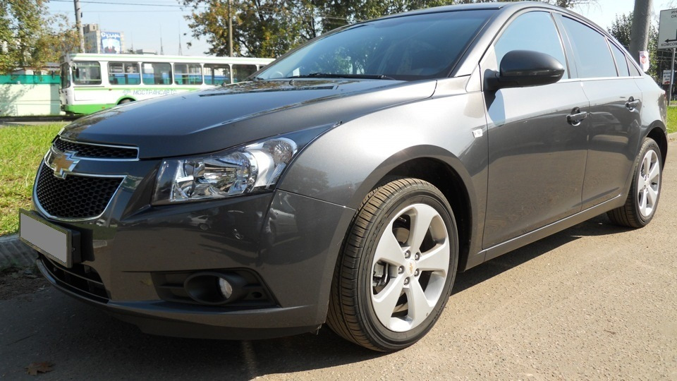 Chevrolet Cruze серый металлик