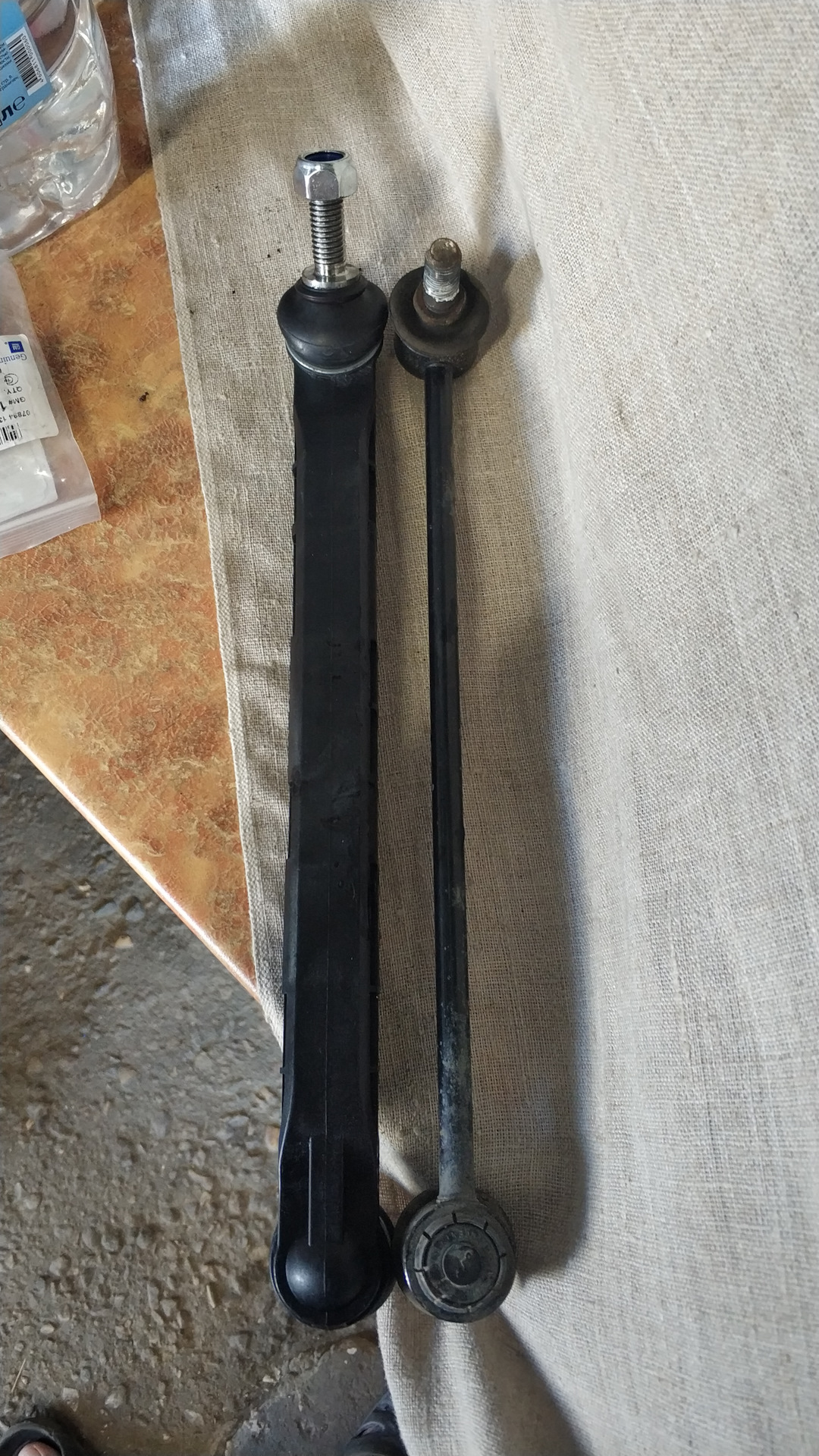 Замена линка стабилизатора, направляющих пальцев суппорта и их ...