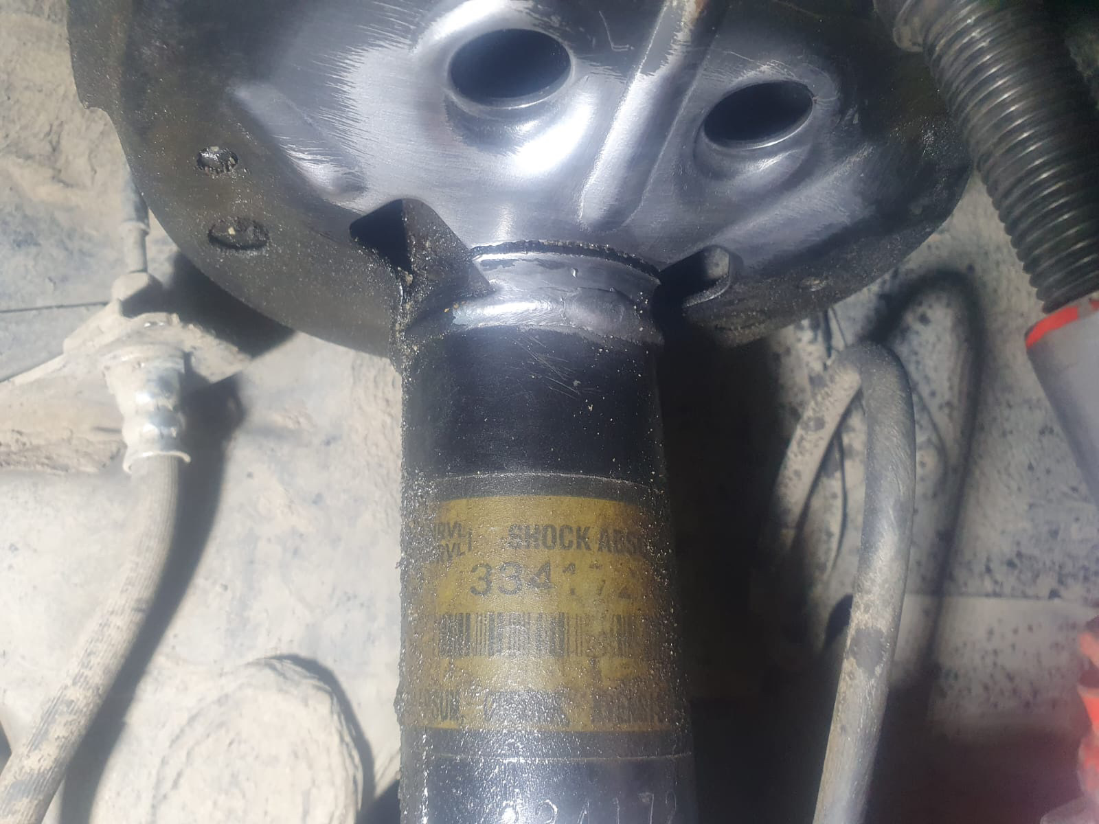 Прогнулись нижние чашки стоек — Toyota Gaia, 2 л, 1999 года | поломка ...