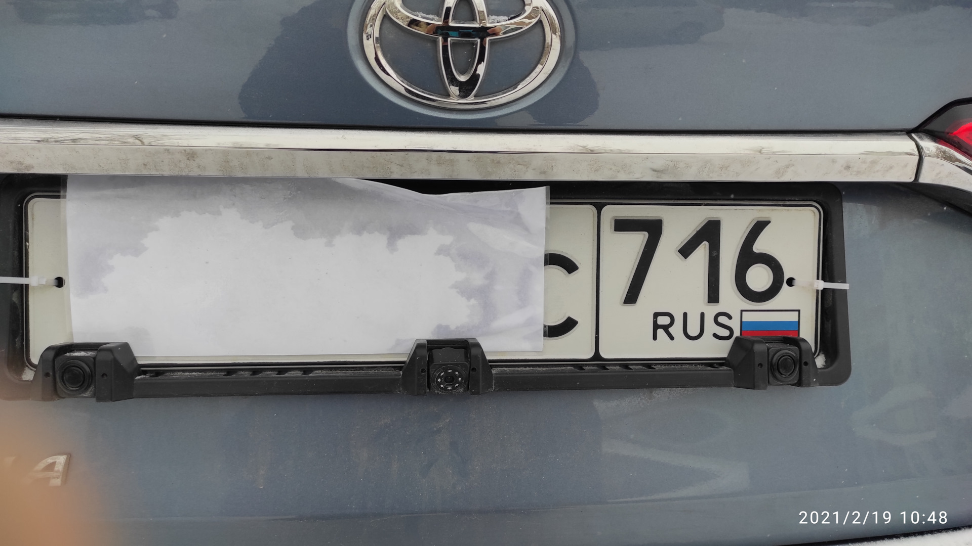 Рамка гос номера с камерой и парктрониками, проблемы с установкой — DRIVE2