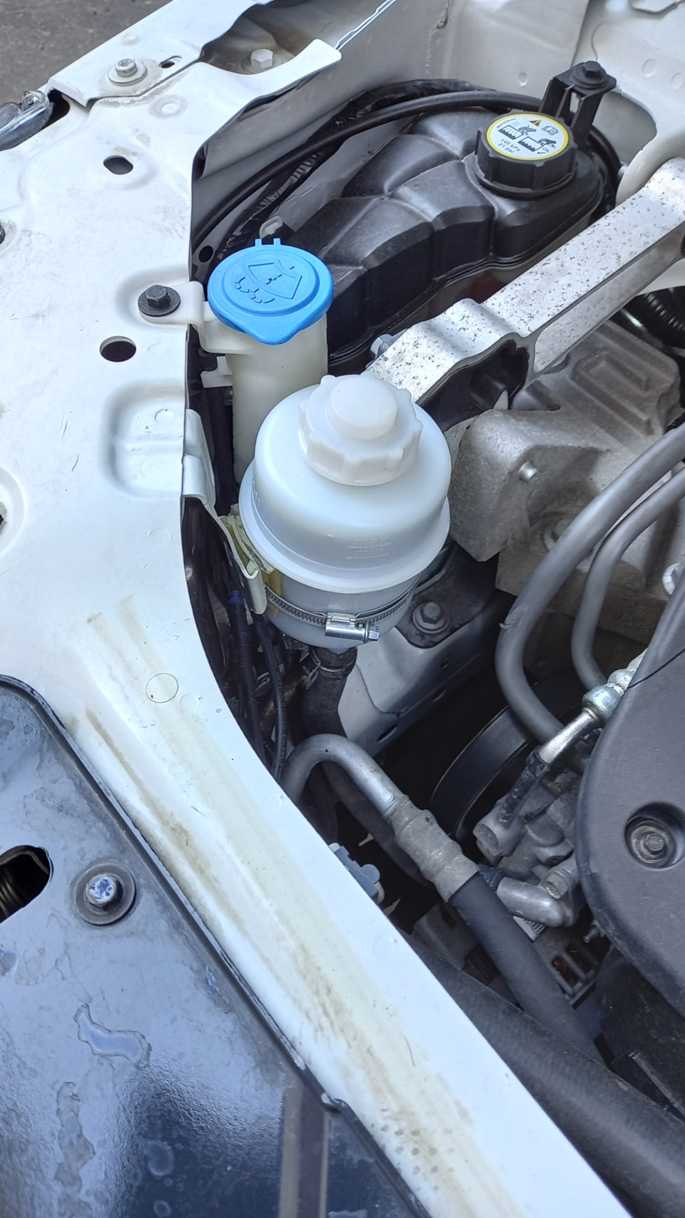 Меняем бачок ГУР — Land Rover Freelander 2 (L359), 2,2 л, 2013 года ...