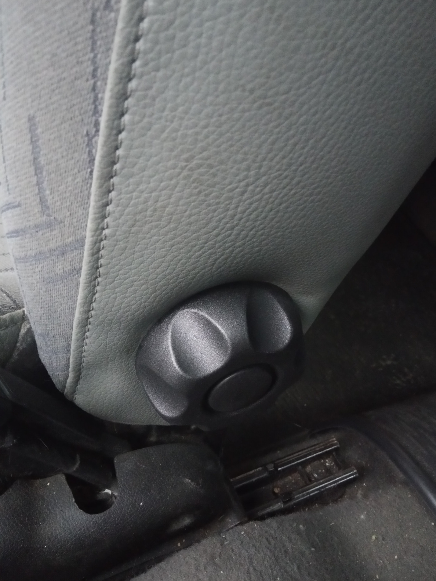 Ручка спинки сидений от Логана — Renault Kangoo (1G), 1,2 л, 2006 года ...