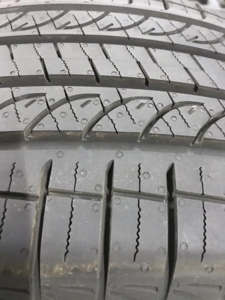 Шины летние Yokohama 235/55 R19, литые диски Toyota 7,5Jx19 ET40 5x114 ...