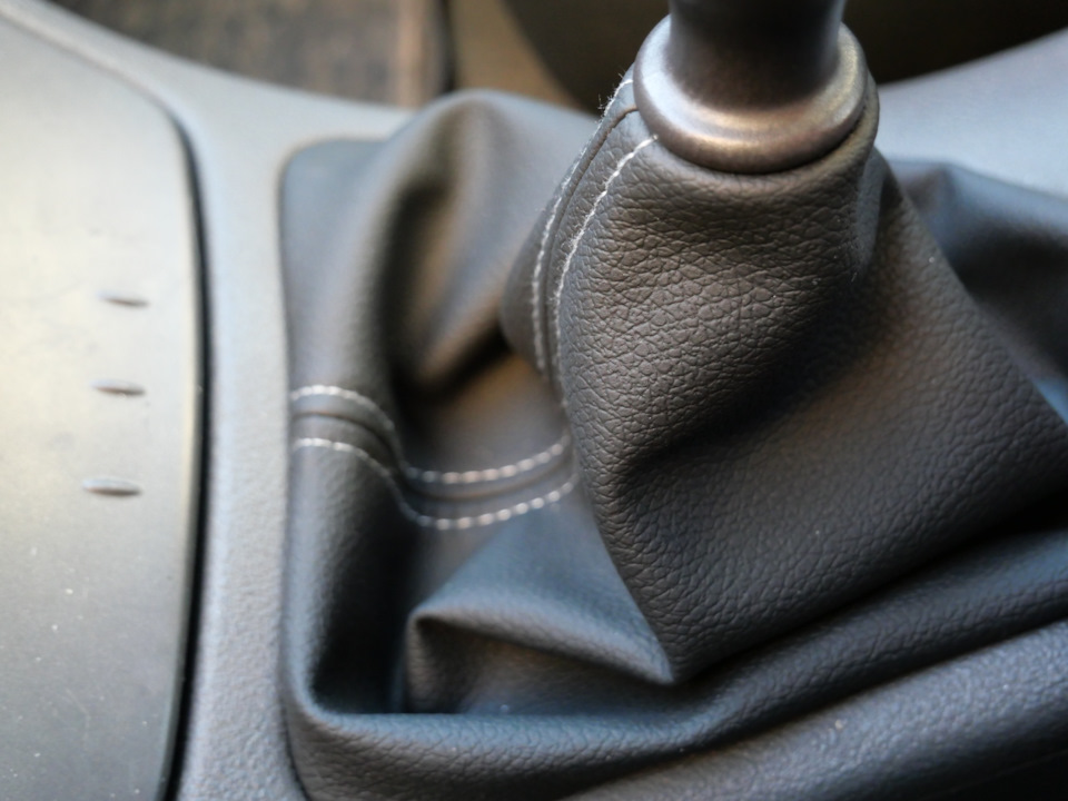 Чехол ручника и кпп — Renault Laguna II, 2,2 л, 2004 года | аксессуары ...