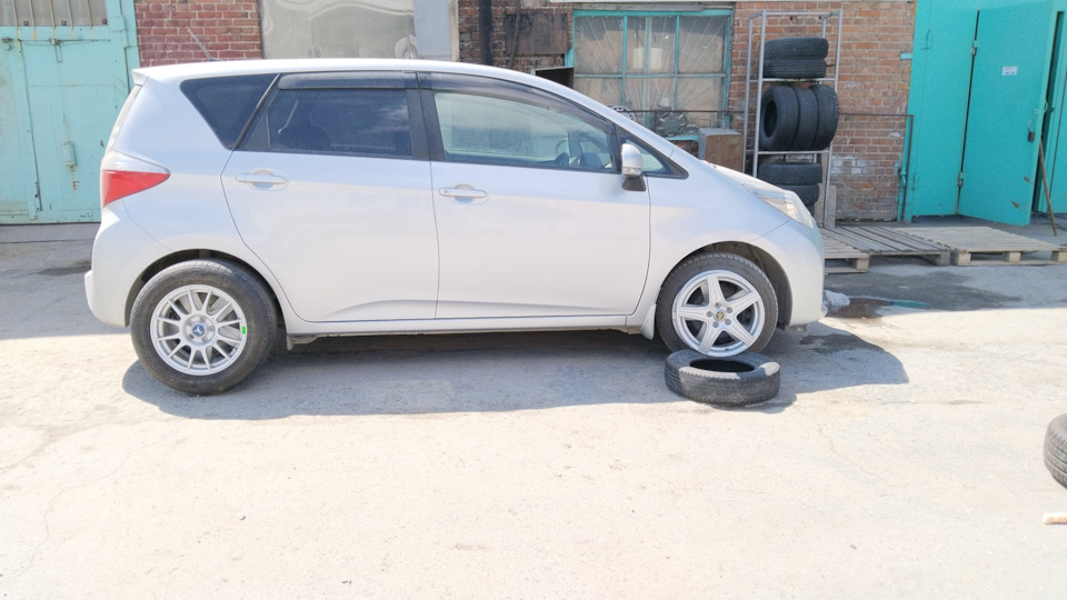 Toyota ractis клиренс
