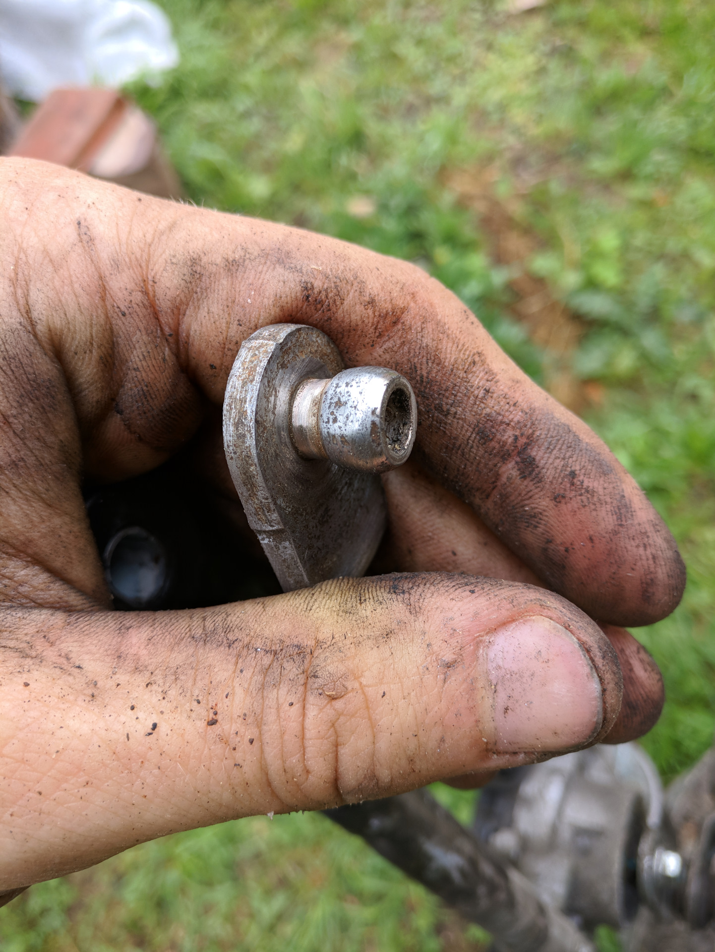 стопорное кольцо трапеции стеклоочистителя vag. сломались дворники на лачетти. авто с одним дворником. штекер дворника на w211. ремонт трапеции дворников chevrolet lacetti.