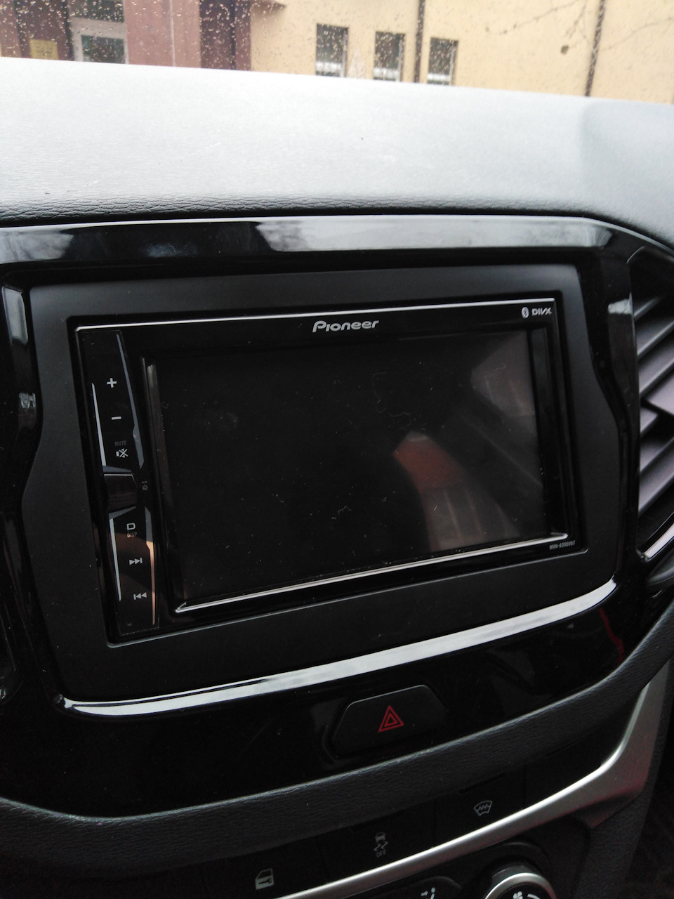 Заменил штатное ГУ на Pioneer MVH — A200VBT — DRIVE2