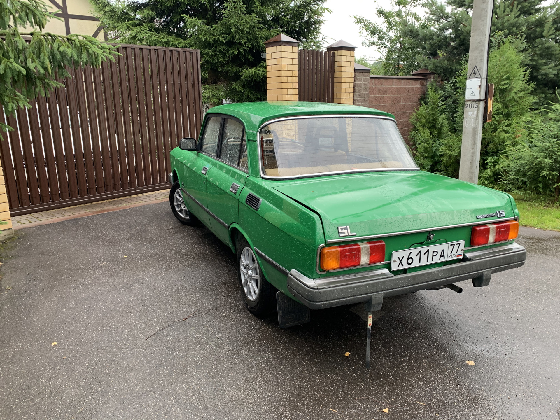 Москвич 3 отзывы владельцев. Москвич 2140 SL зеленый. Москвич 2140 SL металлик. Москвич-2140 Люкс SL зеленый. Москвич 2140 зеленый металлик.