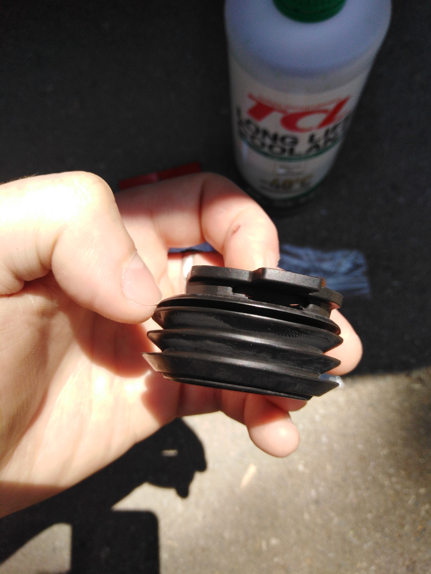 Замена резинок впускного коллектора — Nissan Cube II, 1,4 л, 2004 года ...