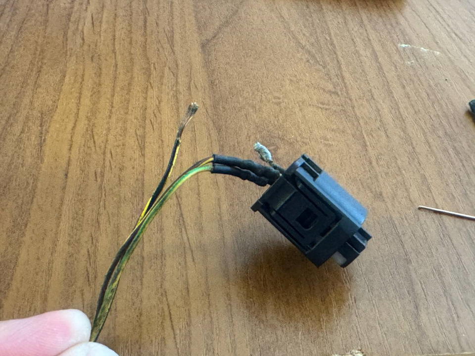 Ну и можно заменить, что уже ремонтировалось это место. — BMW 5 series (E60)