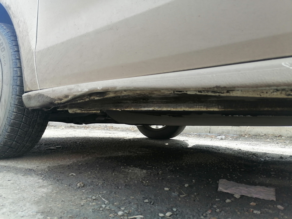 Замятый порог — Volkswagen Polo Sedan, 1,6 л, 2013 года | кузовной ...