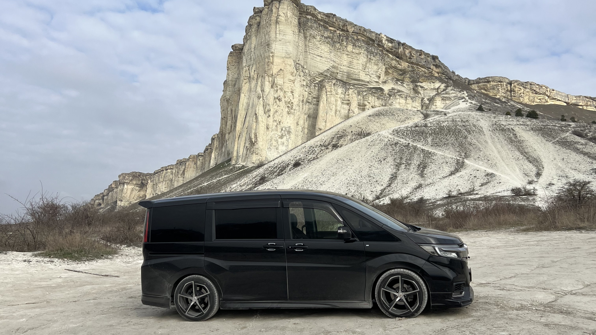 Honda Stepwgn (5G) 1.5 бензиновый 2017 | black cool spirit на DRIVE2