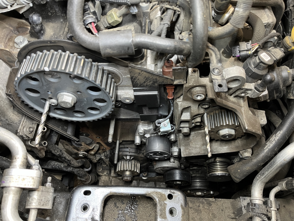 Фиксируем фишку помпы… — Skoda Kodiaq (1G)
