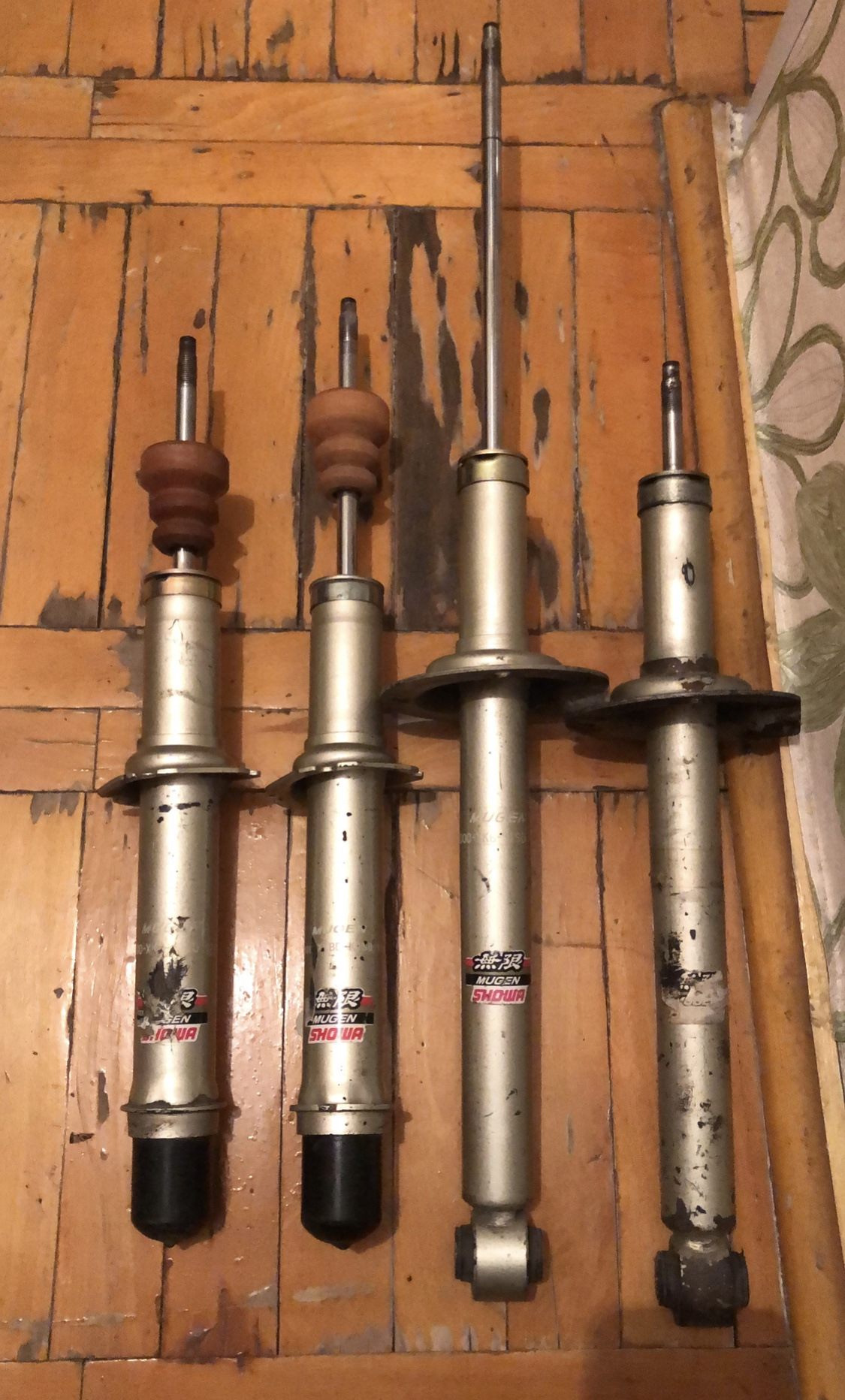 амортизаторы подвески kyb-0495. M85000 shock absorber. амортизаторы 18. амортизатор задний 390mm. Jeep wrangler задние амортизаторы.