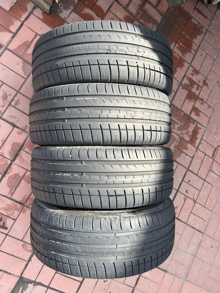 Шины летние Pirelli 215/45 R17, литые диски Weds 7Jx17 ET42 4x100 на ...
