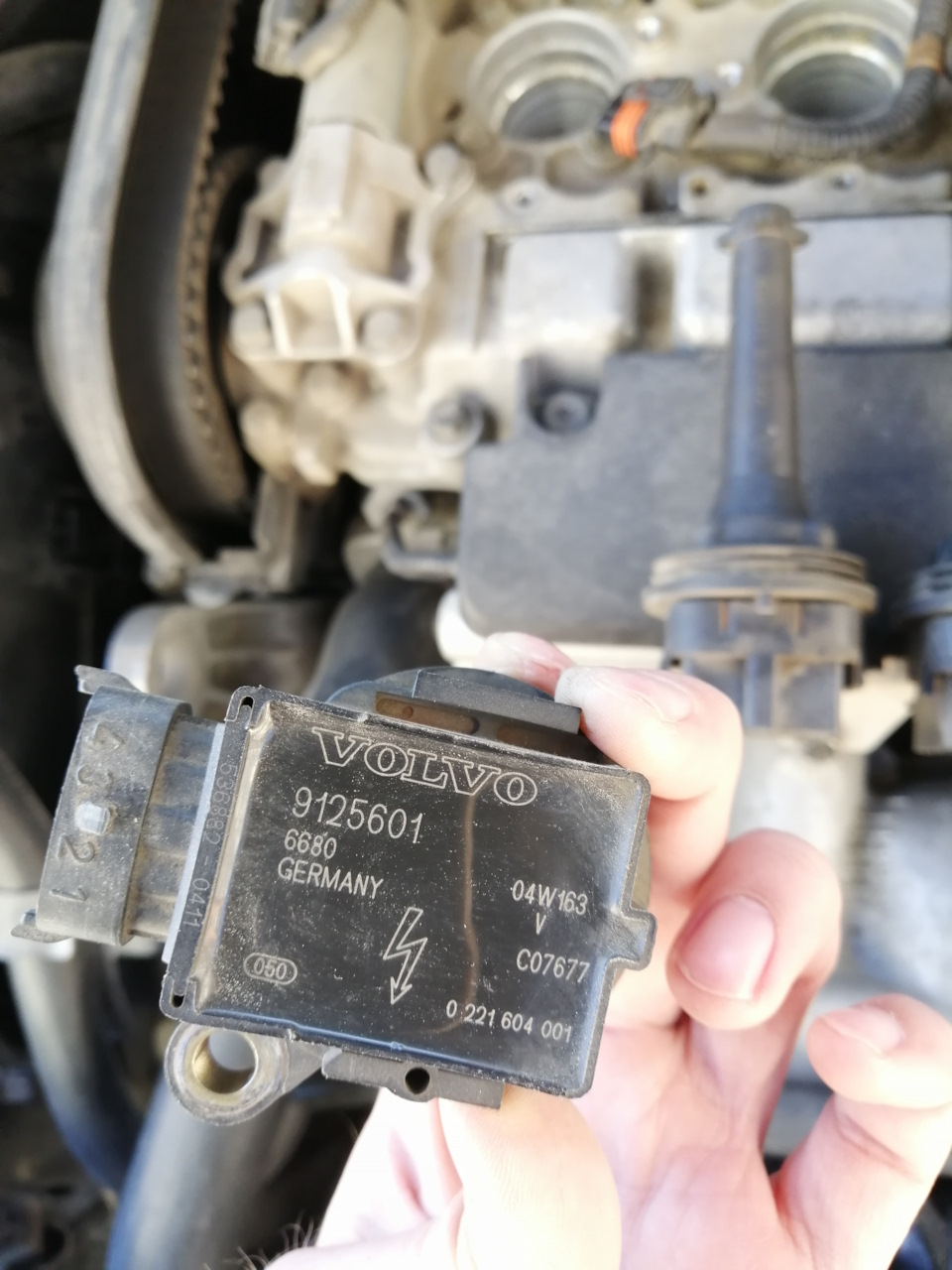 Фото в бортжурнале Volvo XC90 (1G). Запчасти на фото: 9125601, 0221604001