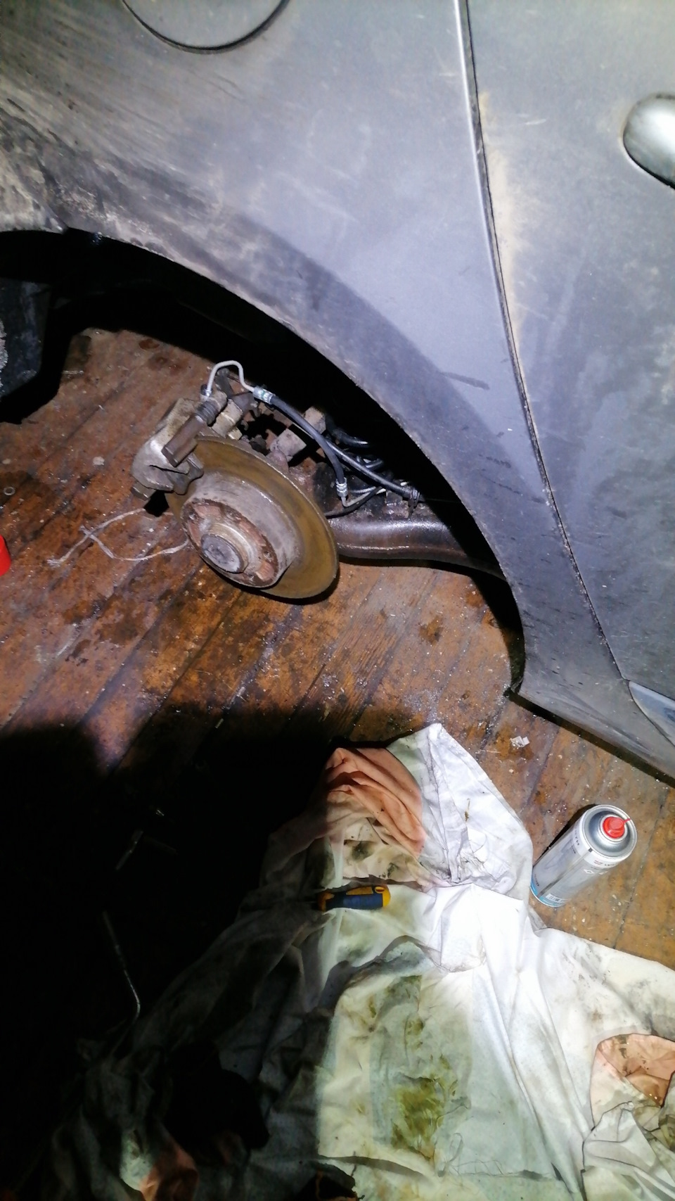 Замена задней тормозной трубки — Renault Megane III, 1,5 л, 2009 года ...