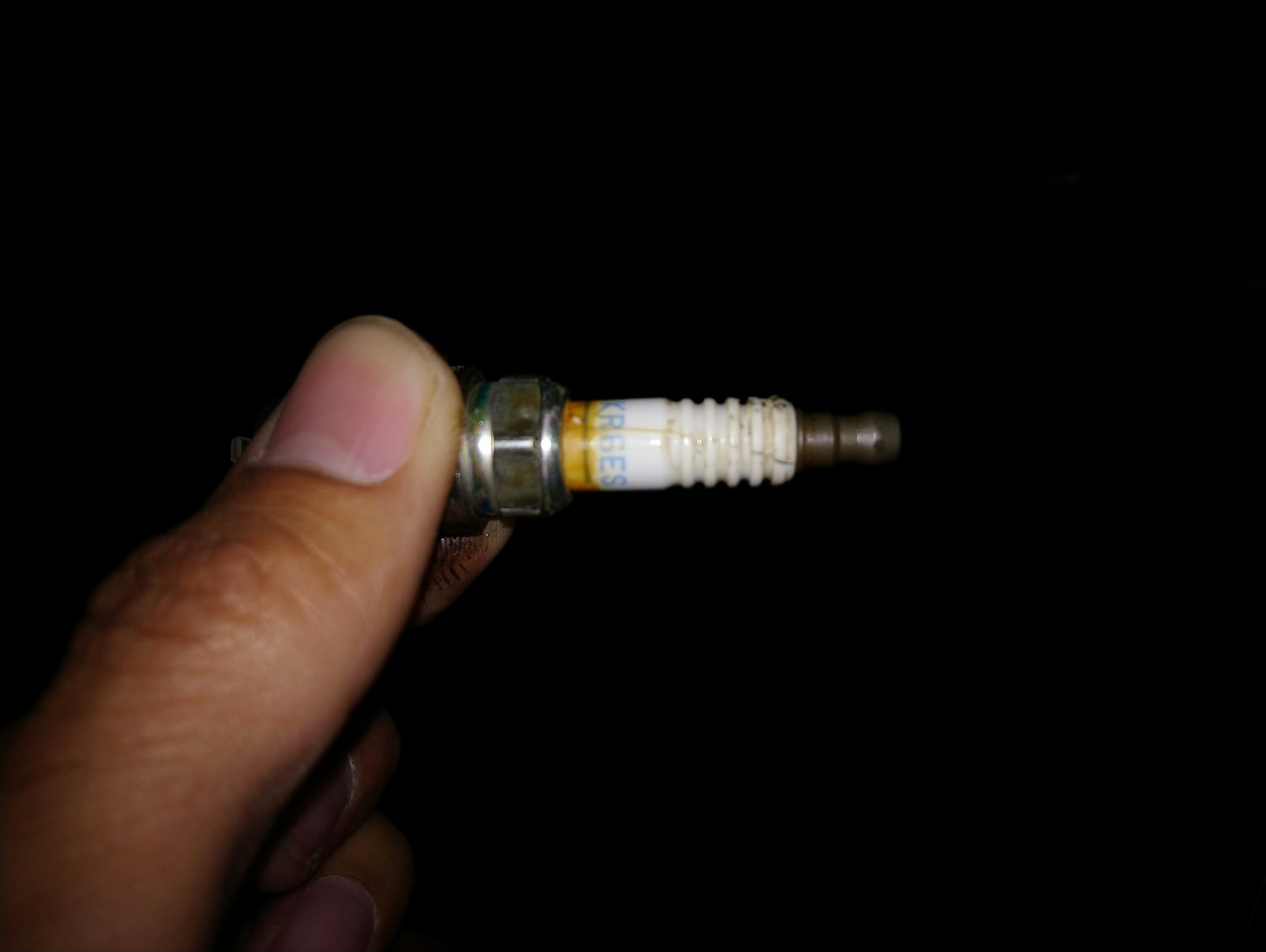 троит на малых оборотах