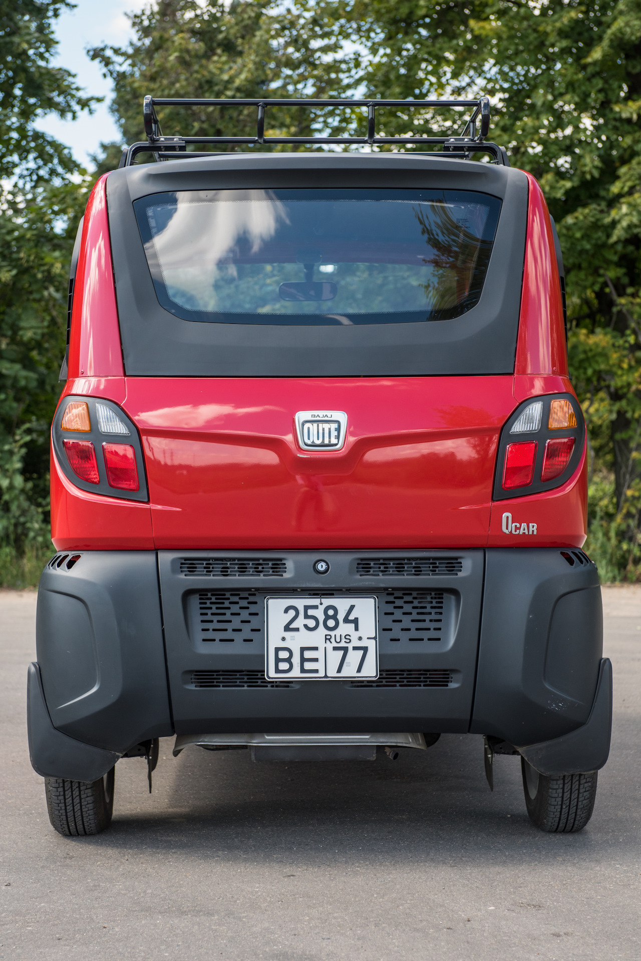 Bajaj Qute 2021