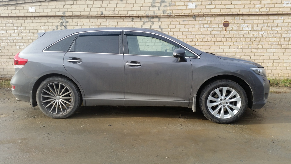 Колесо тойота венза. Диски r 20 venza toyota. Тойота венза размер шин. Тойота венза колесные диски. 235 50 19 venza toyota.