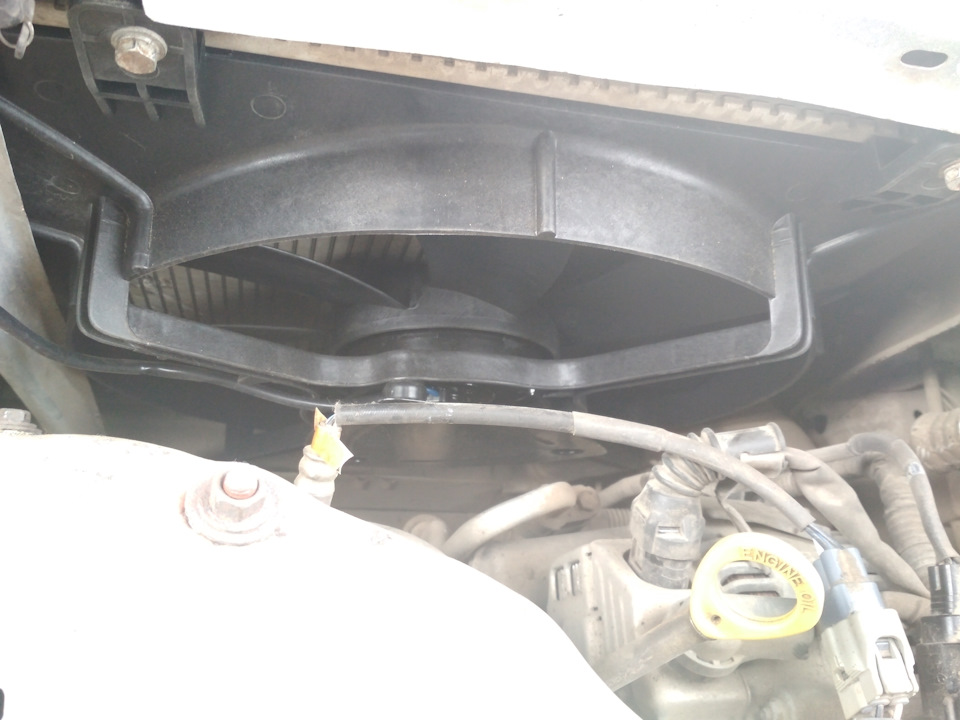 Сломался вентилятор охлаждения. Печалька — Toyota RAV4 (II), 2 л, 2001 ...