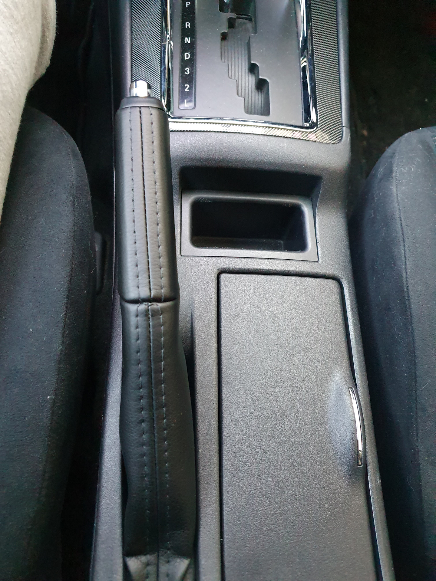 Как разобрать ручку ручника Чехол на ручник и ручка ручника - Mitsubishi Lancer X, 1,5 л, 2011 года своими р